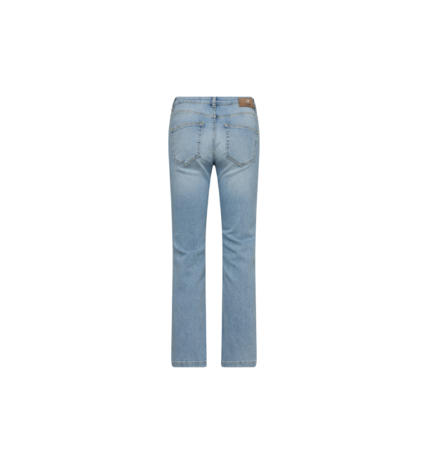 Venez découvrir les jeans femme à la boutique de prêt à porter multimarques à Tarbes
