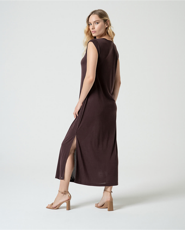 Des robes super originales, des coupes et des matières tops, des robes imprimées de rèves, testez les robes Surkana !