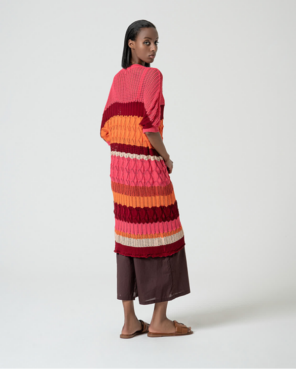 Cardigan long en crochet Fushia