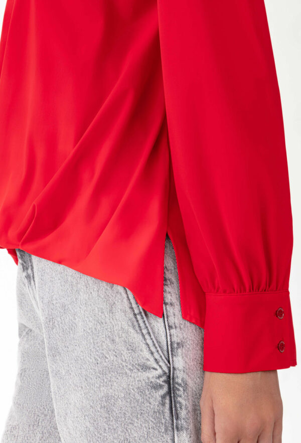 A découvrir chez Ann'C à Tarbes La Blouse manches longues DUNE en jersey technique rouge INDIES