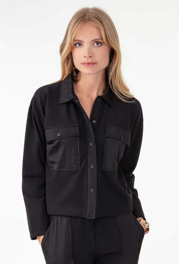Veste ZADIE Veste ZADIE NOIR en jersey technique La veste noir ZADIE en jersey technique et détails nylon crinkle, c’est la pièce moderne à adopter cette saison !