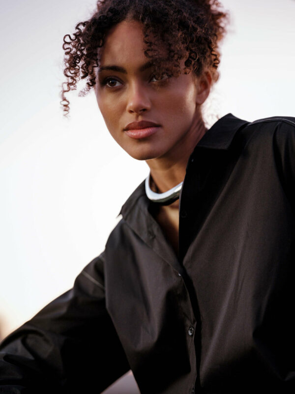 Veste ZADIE Veste ZADIE NOIR en jersey technique La veste noir ZADIE en jersey technique et détails nylon crinkle, c’est la pièce moderne à adopter cette saison !