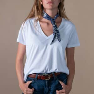 Les t-shirts Anonym Apparel on les adore, pour leur coupe ample, minimaliste et surtout super confortable. Une coupe ample mais féminine par son encolure V.